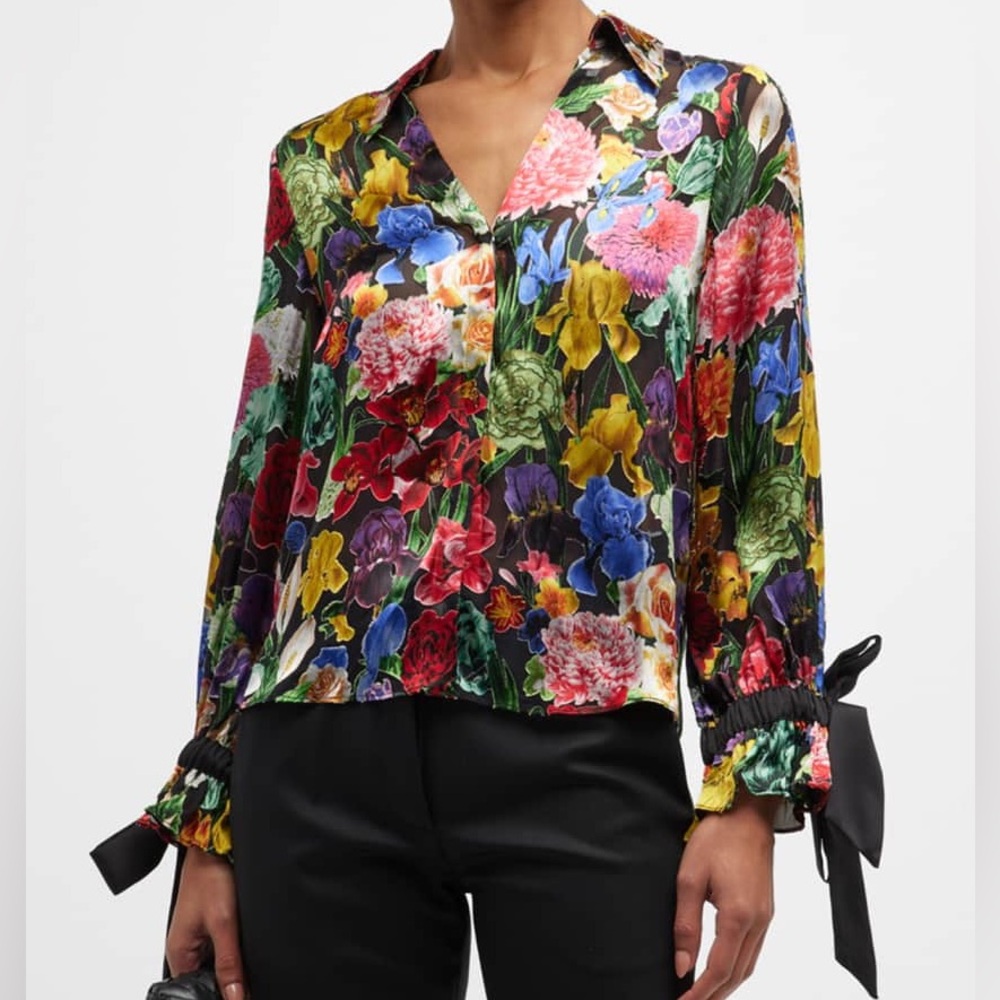 Alice + Olivia Randa Tied Blouson-Sleeve
Button-Front Blouse - Picture 6 of 12